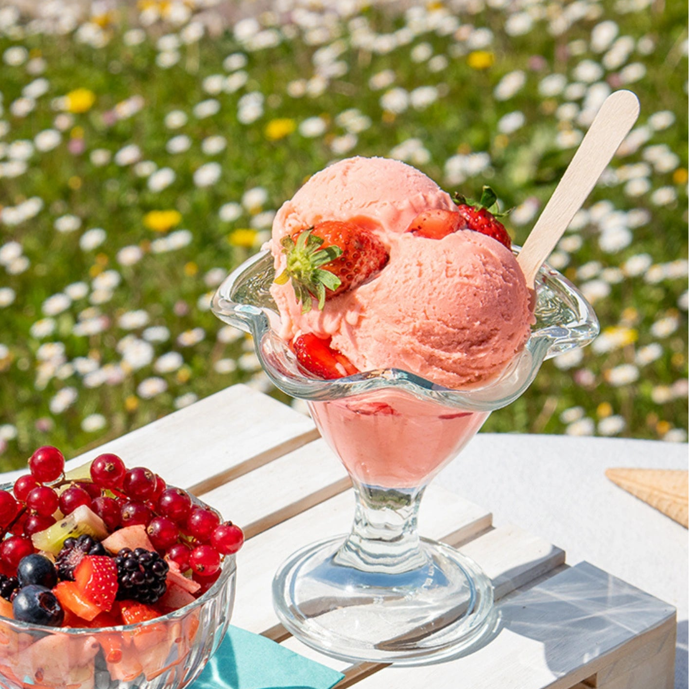 Primavera Glass Footed Dessert Bowl