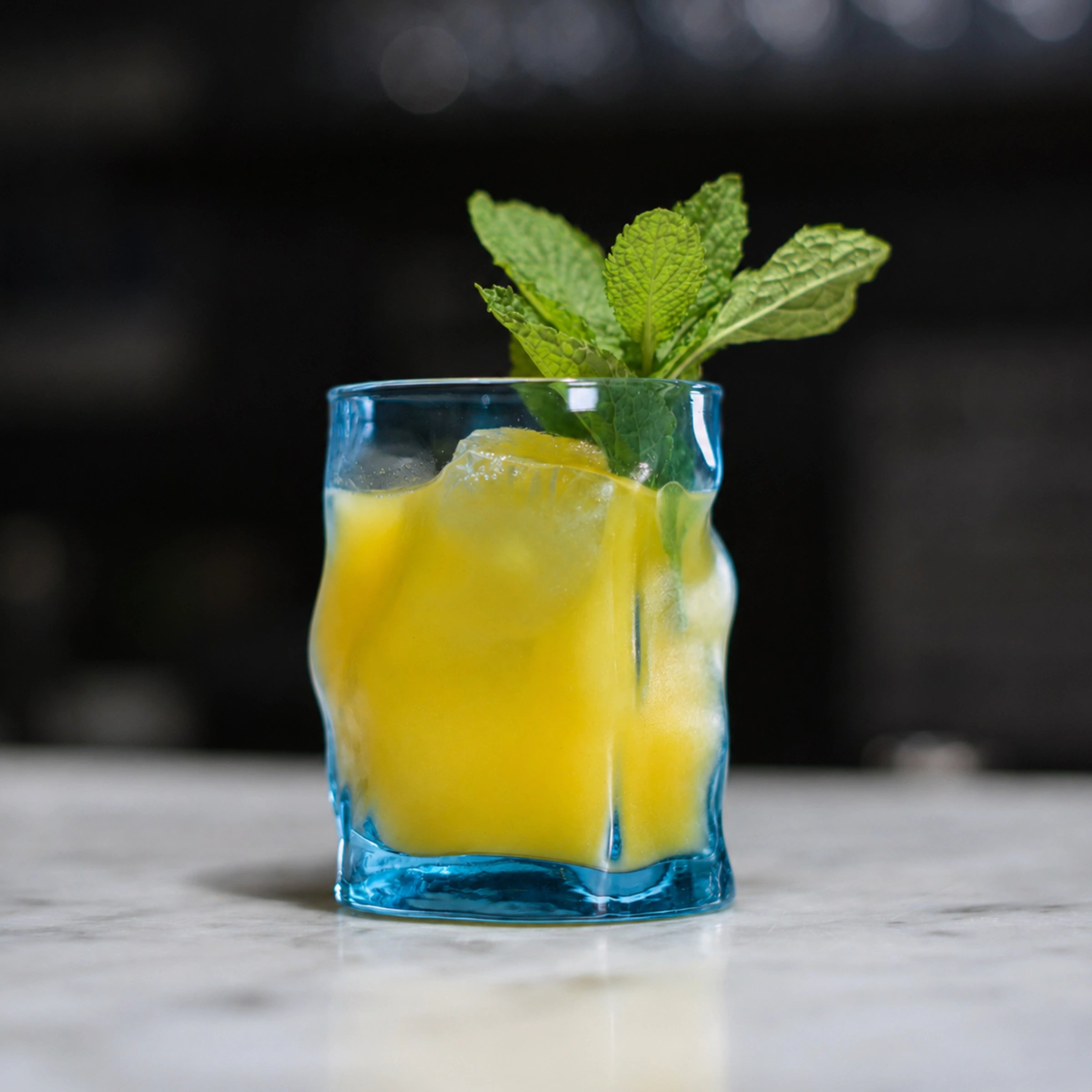 Sorgente Rocks Drinking Glasses, Sapphire Blue